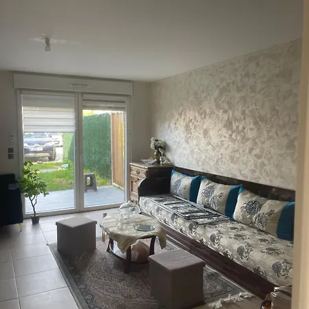 Très Belle Maison De *
