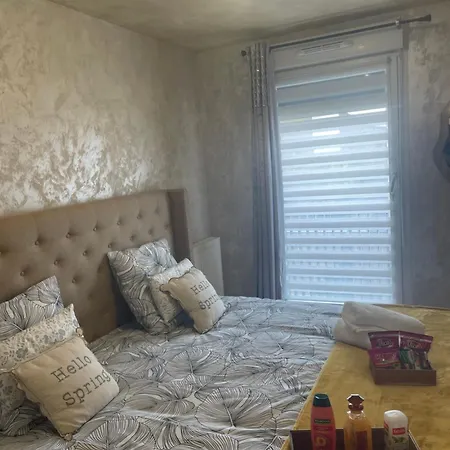 Très Belle Maison De