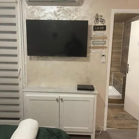 Très Belle Maison De *