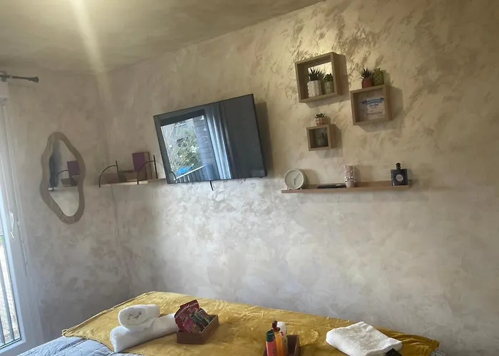 Tres Belle Maison De *